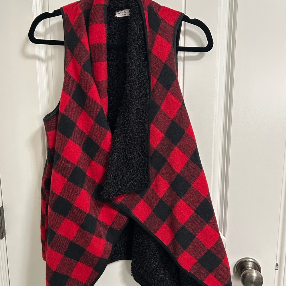 Plaid Red and Black Women's vest cardi
4